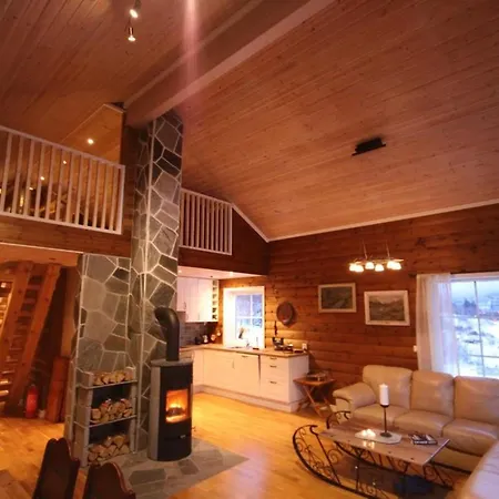 Spacious Wood 50 Min From Bergen بيت للعطل